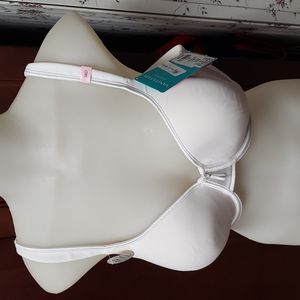 HOST PICK. NWT. Vanity Fair Bra Size 38D